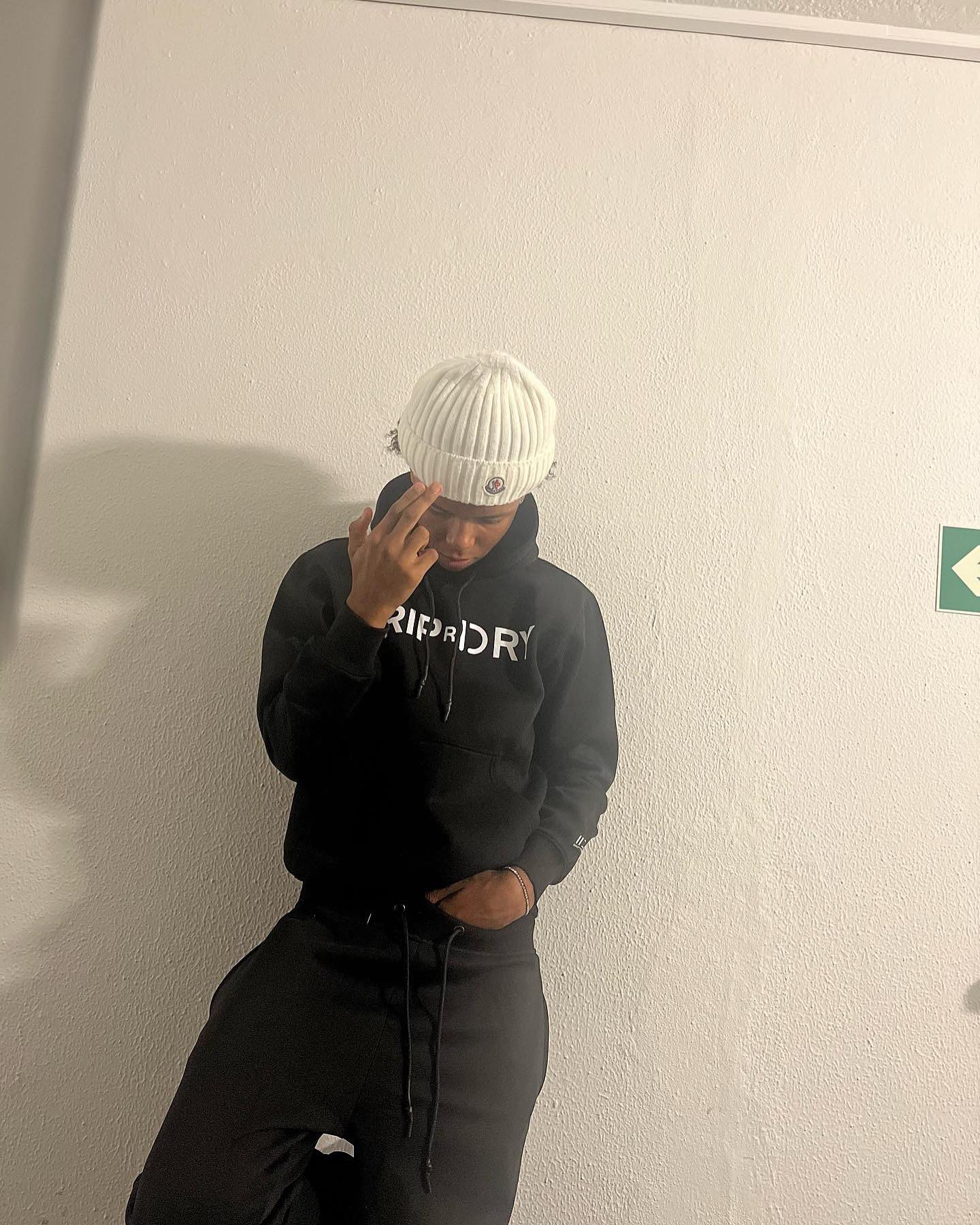 Signature Drip Hoodie - Black